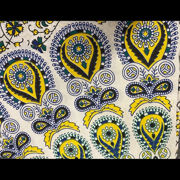 Other - FLORAL MANDALA Tapestry. CL/GR04